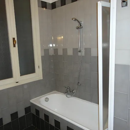Residenza Grisostomo Pensión